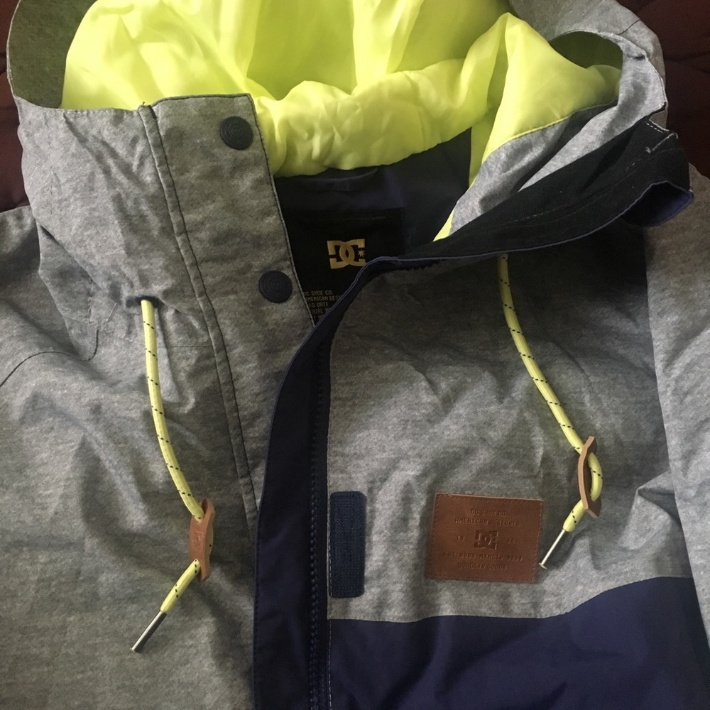 DC XL snow jacket